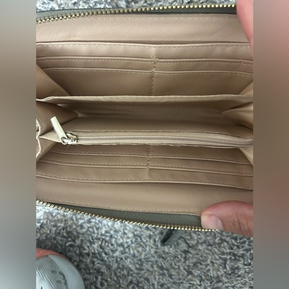 5/$25 Dasein silver/gray wallet with wristlet 7.5”x4” - Picture 6 of 6